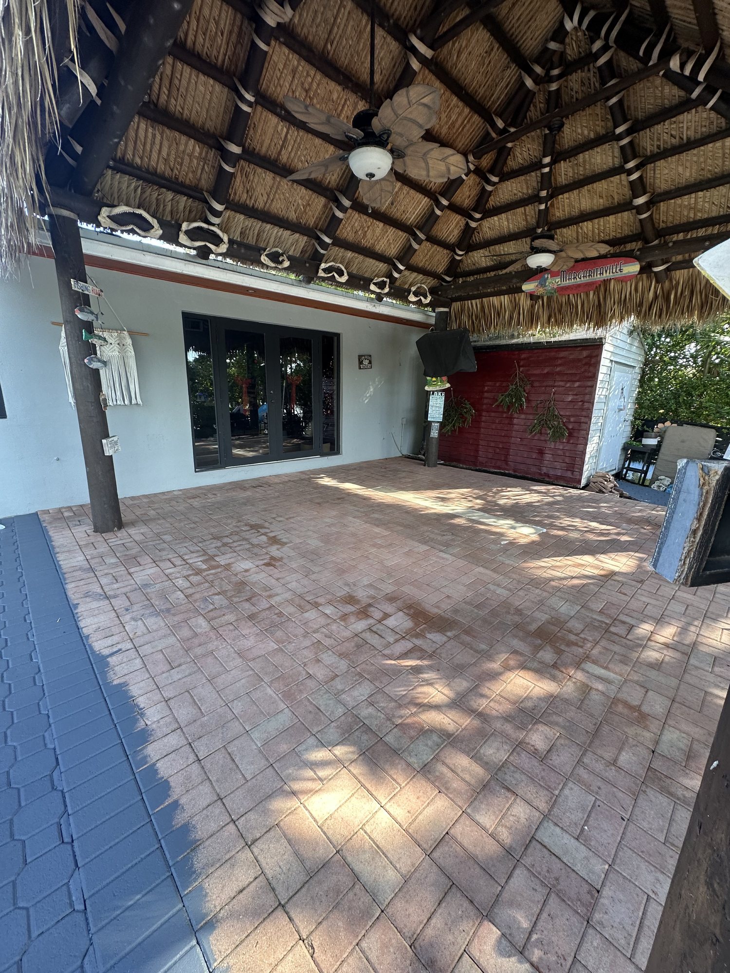 Tropical Tiki Huts project photo 7