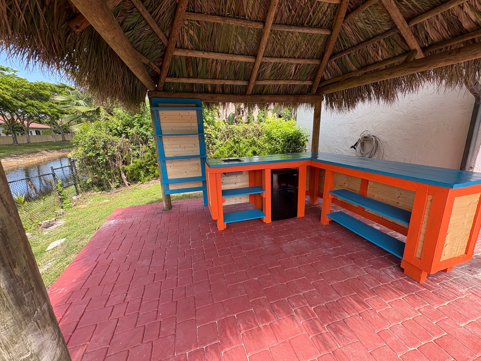 Tropical Tiki Huts project photo 13