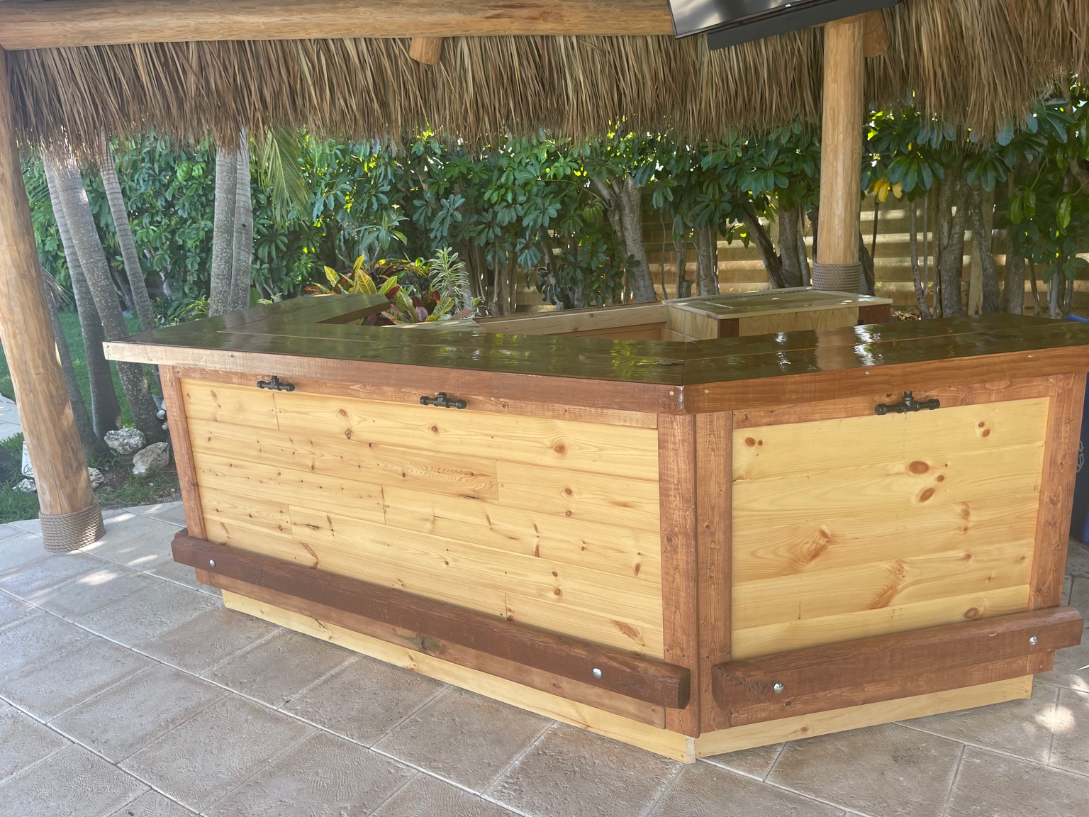 Tropical Tiki Huts project photo 14